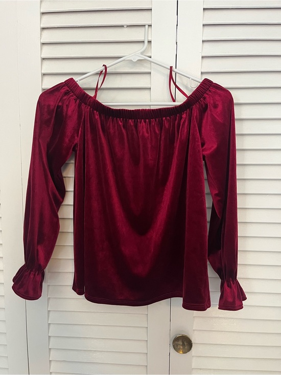 One Clothing Los Angeles Tops - One Clothing velvet off the shoulder top red size small